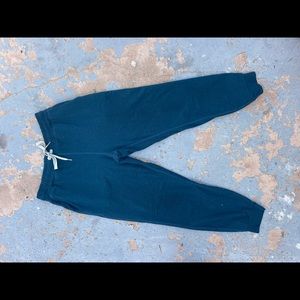 Vuori women’s blue joggers